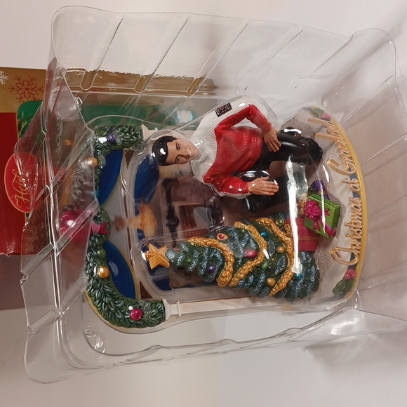 Elvis, Carlton Cards Ornament - Picture 3 of 7